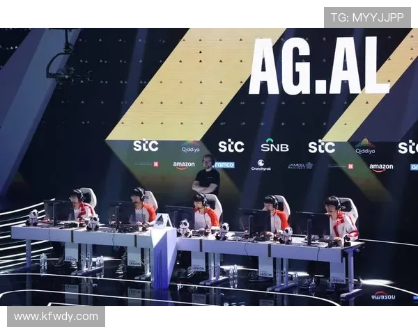 《2025年全球电竞大赛正式开启 各大顶级战队争夺世界冠军宝座》 《2025年全球电竞大赛正式开启 各大顶级战队争夺世界冠军宝座》