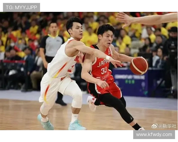 中国男篮迎战日本队全力备战亚洲杯 首战力争突破冲击强敌 中国男篮迎战日本队全力备战亚洲杯 首战力争突破冲击强敌