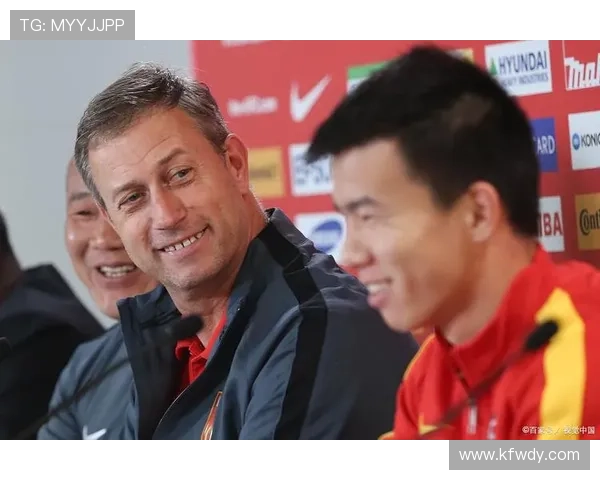 中国足球队备战世界杯预选赛 引发球迷热议 新帅上任战术调整引关注 中国足球队备战世界杯预选赛 引发球迷热议 新帅上任战术调整引关注