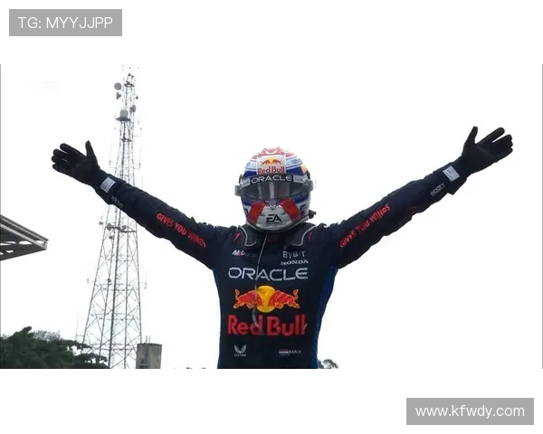 维斯塔潘再夺赛季胜利梅赛德斯策略失误引发车队内部反思 维斯塔潘再夺赛季胜利梅赛德斯策略失误引发车队内部反思