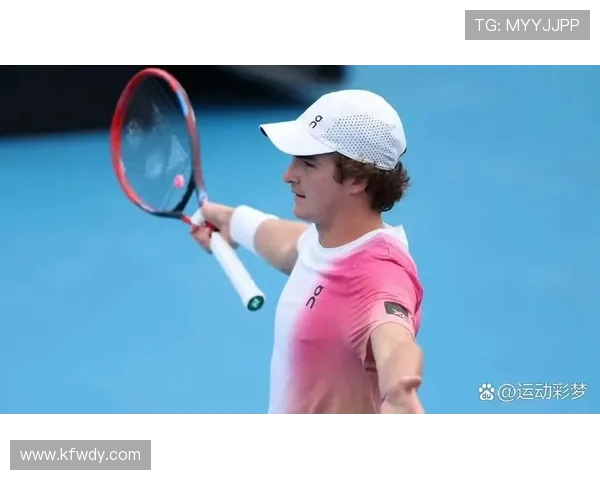 网球世界震撼大新闻：新星崛起击败大满贯冠军开启职业生涯新篇章