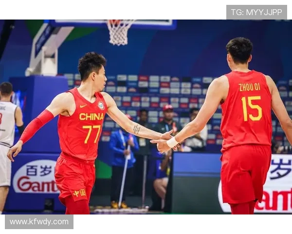 中国男篮备战世界杯加强训练 引领新一轮国际篮球竞争热潮 中国男篮备战世界杯加强训练 引领新一轮国际篮球竞争热潮