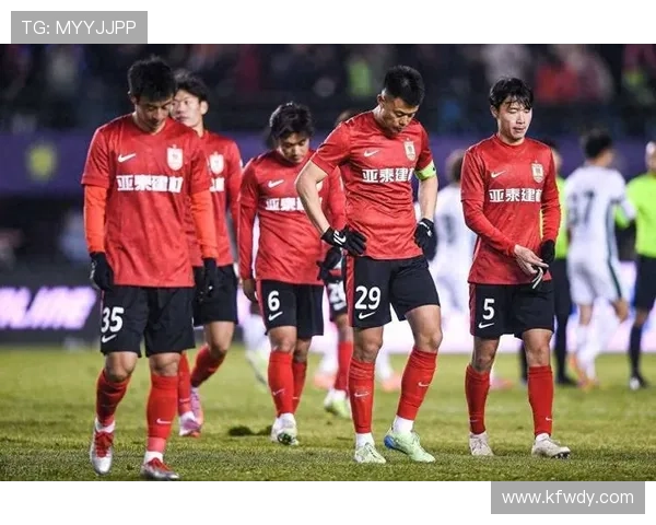 国家队新星闪耀赛场助力球队逆转夺冠表现令人振奋引发球迷热议声