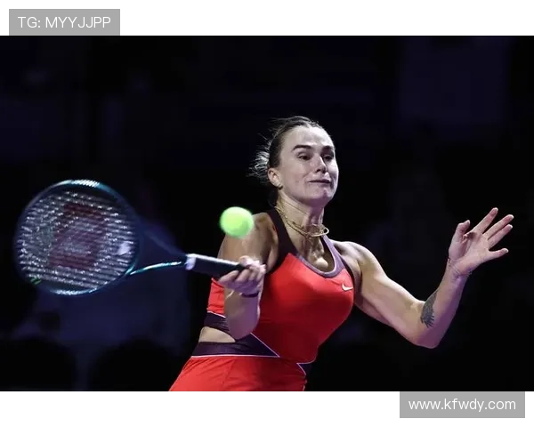 网球赛事激烈进行 各大高手鏖战年终总决赛争夺激烈