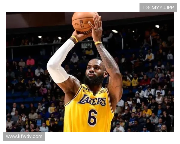 詹姆斯伤情更新湖人前景迷雾重重杜兰特谈季后赛志在必得