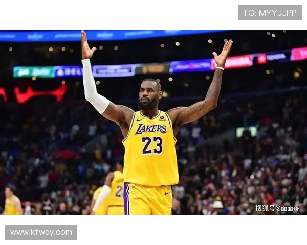 詹姆斯重返洛杉矶湖人季前赛表现亮眼 带领球队取得胜利